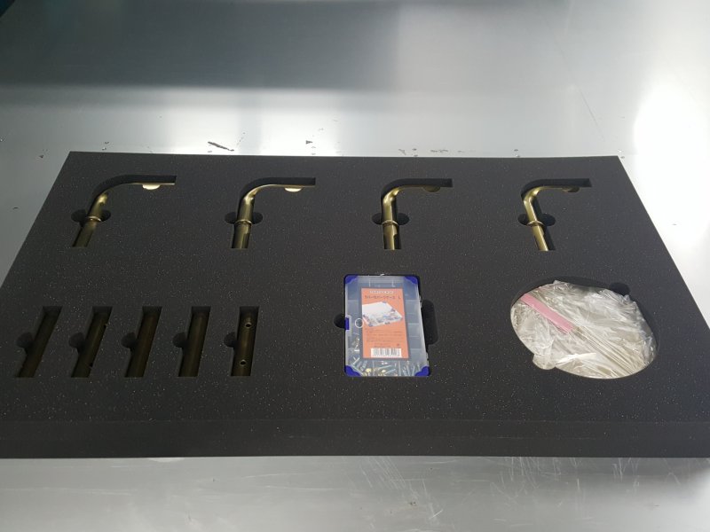 什器緩衝材プラダン収納