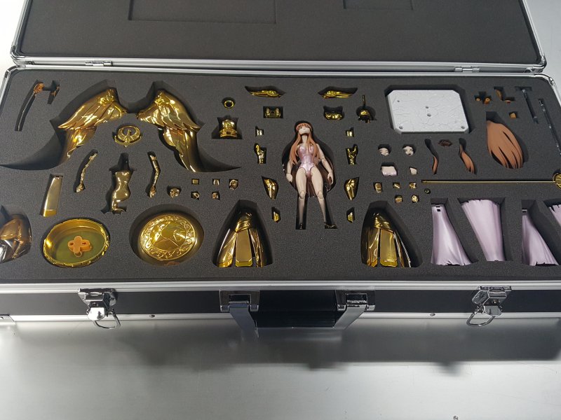 フィギュア展示会用アルミケース緩衝材5