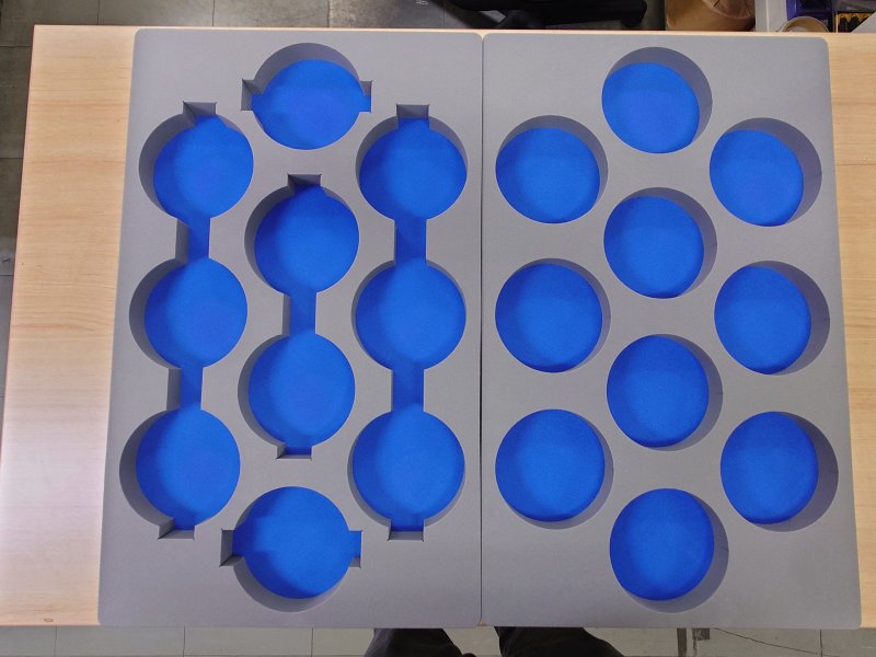 金属部品搬送用緩衝材
