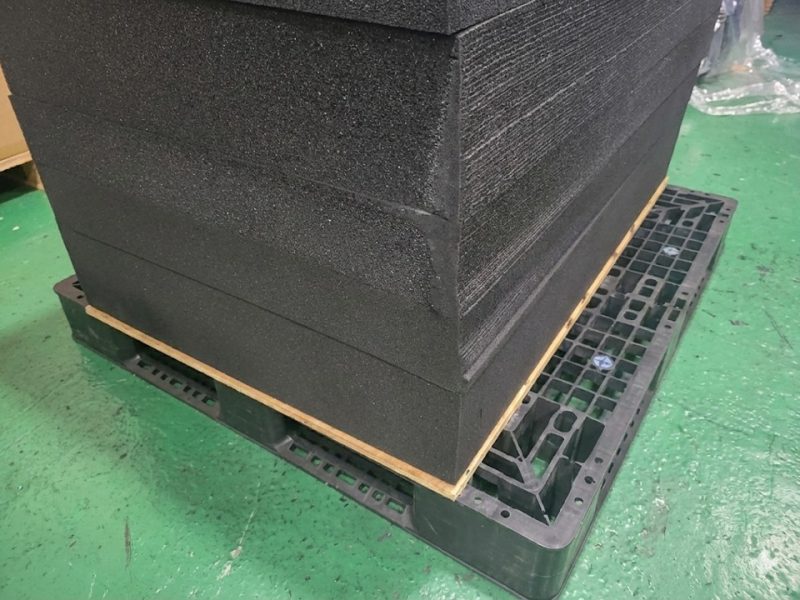 パレット輸送の荷崩れリスクと現場負荷を同時に削減する緩衝材提案の解決後イメージ図